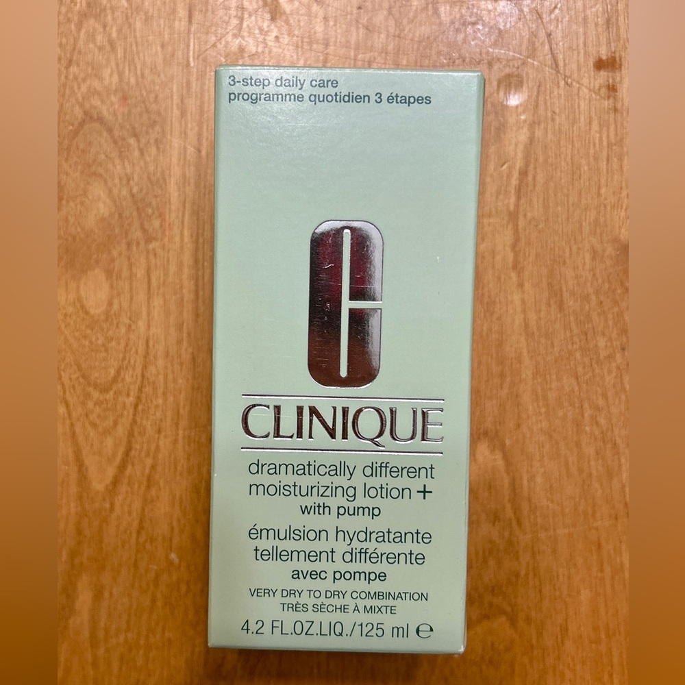 Clinique dramatically different moisturizing lotion+ with pump 4.2 fl oz